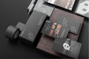 7款高级黑化风品牌VI设计名片信纸办公文具设计展示效果图PSD样机模板