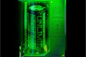 超酷赛博朋克能量饮料罐塑料包装PSD海报排版包装展示样机设计源文件